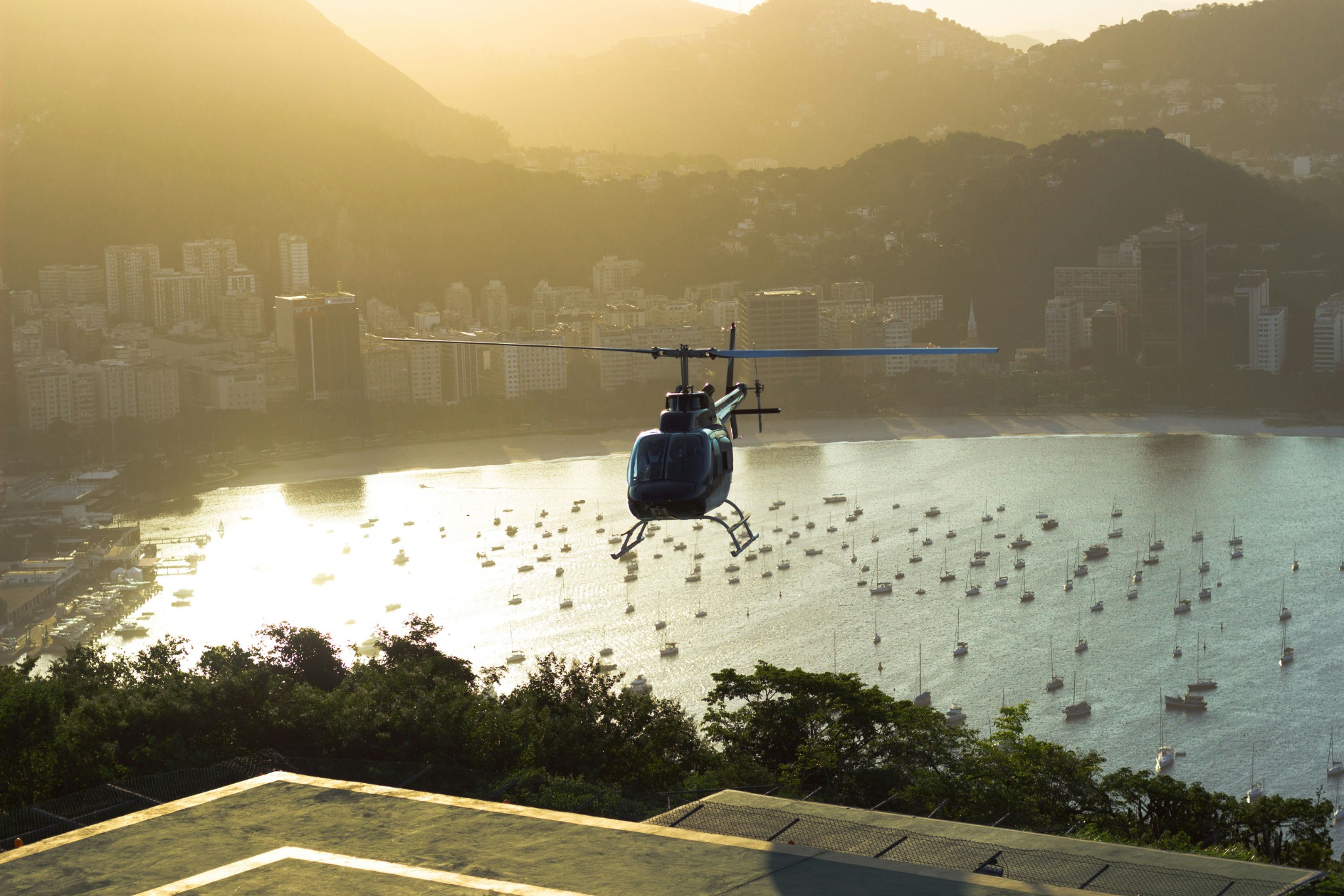 Paisagem alpina ao amanhecer